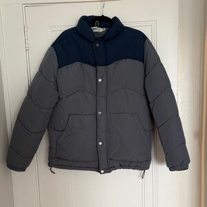 Wellen Men's Navy and Light Blue Puffer Jacket Size Large - Like new!